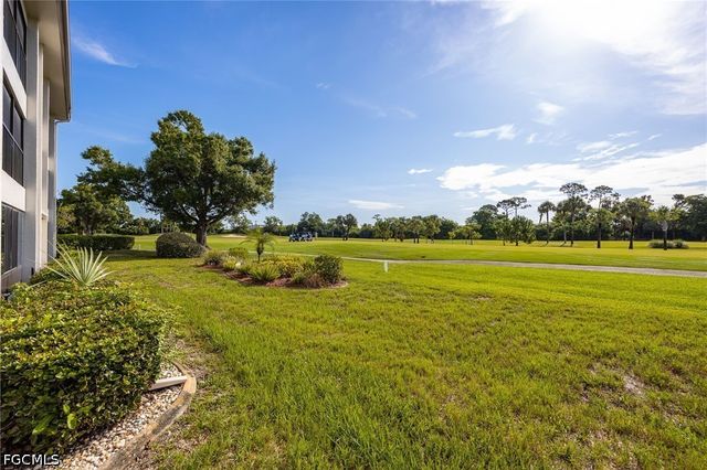 5905 Trailwinds DR 812, Fort Myers, FL 33907