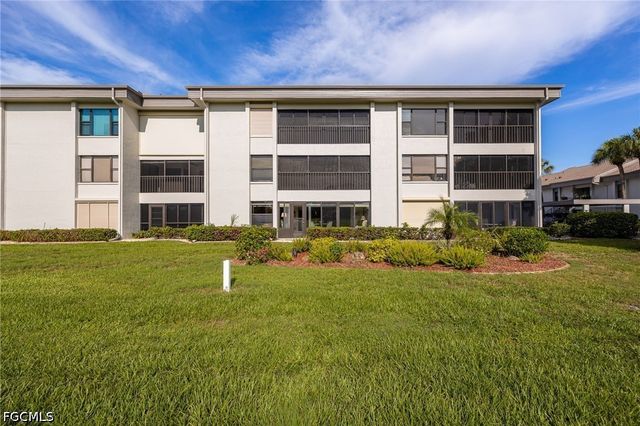 5905 Trailwinds DR 812, Fort Myers, FL 33907