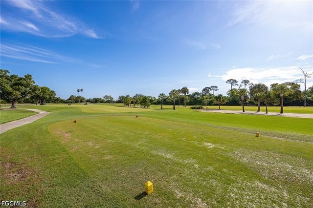 5905 Trailwinds DR 812, Fort Myers, FL 33907