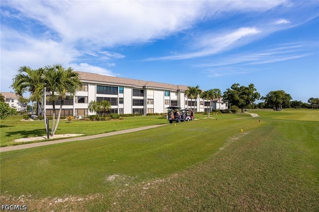 5905 Trailwinds DR 812, Fort Myers, FL 33907