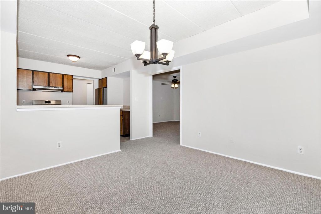 Image 15 of property listing at 5713 HARPERS FARM RD #C, Columbia, MD 21044