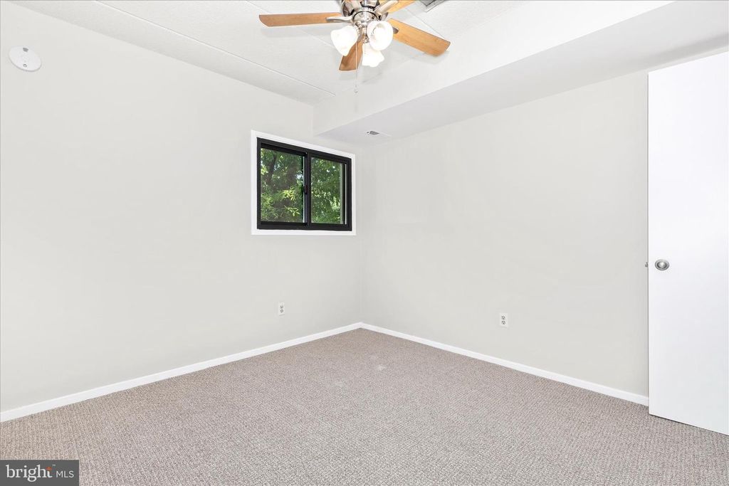 Image 32 of property listing at 5713 HARPERS FARM RD #C, Columbia, MD 21044