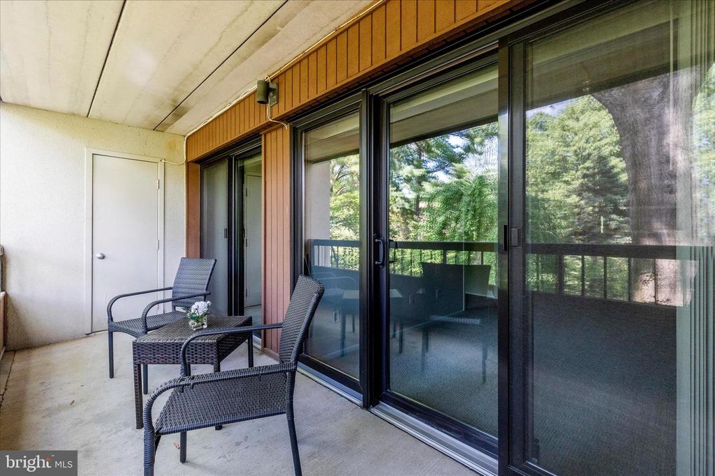 Image 37 of property listing at 5713 HARPERS FARM RD #C, Columbia, MD 21044