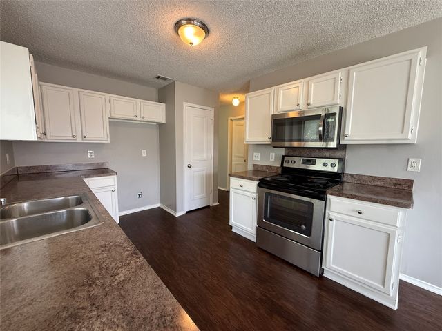 1330 Planters Road, Mesquite, TX 75149