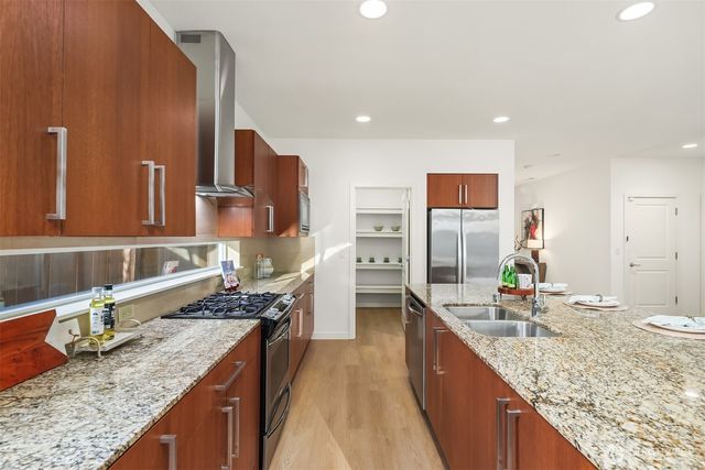 33827 56th Place S, Auburn, WA 98001
