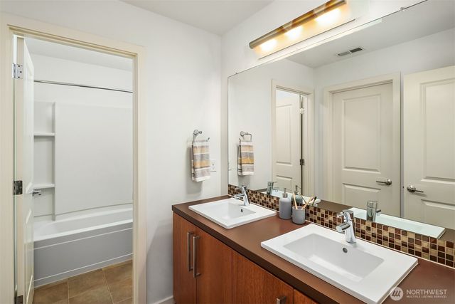 33827 56th Place S, Auburn, WA 98001