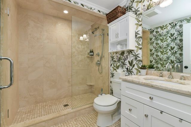 49 L St 5, Boston, MA 02127