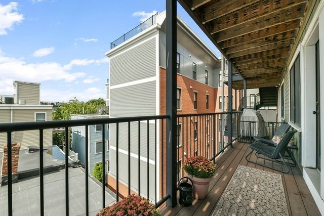 49 L St 5, Boston, MA 02127