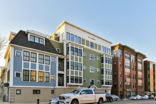 49 L St 5, Boston, MA 02127