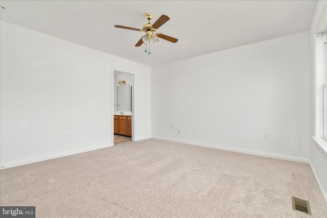 114 HILLVIEW DR, Maurertown, VA 22644