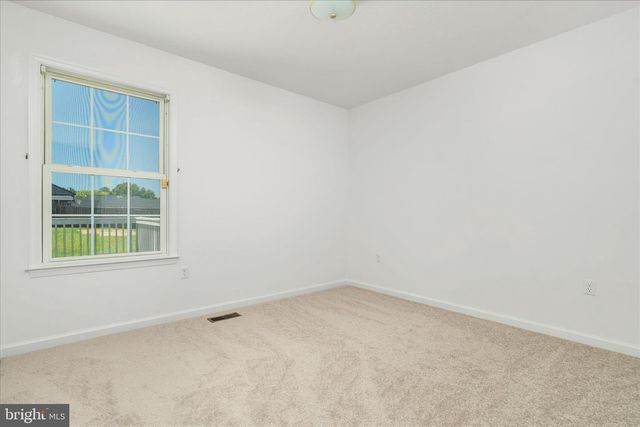 114 HILLVIEW DR, Maurertown, VA 22644