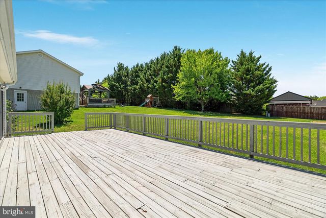 114 HILLVIEW DR, Maurertown, VA 22644