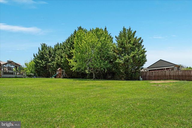 114 HILLVIEW DR, Maurertown, VA 22644