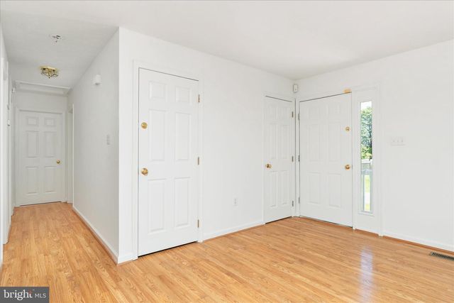 114 HILLVIEW DR, Maurertown, VA 22644
