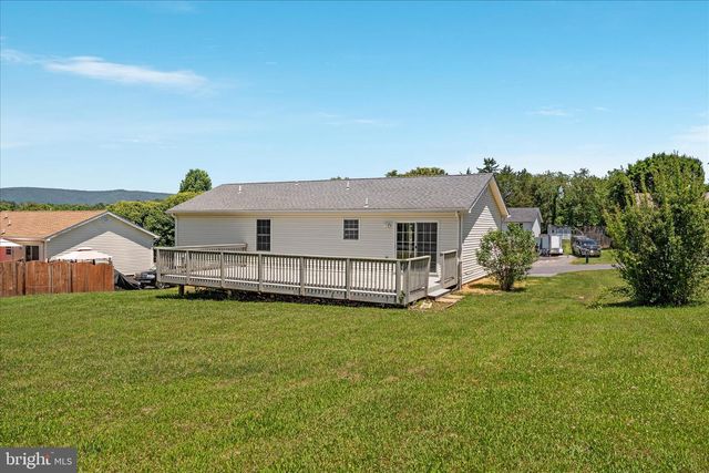 114 HILLVIEW DR, Maurertown, VA 22644