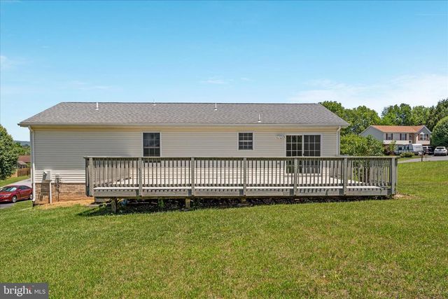 114 HILLVIEW DR, Maurertown, VA 22644