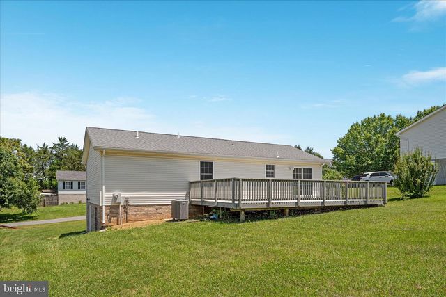 114 HILLVIEW DR, Maurertown, VA 22644