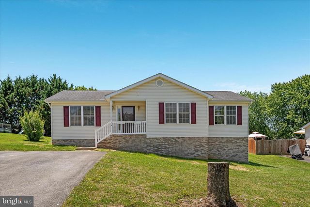 114 HILLVIEW DR, Maurertown, VA 22644