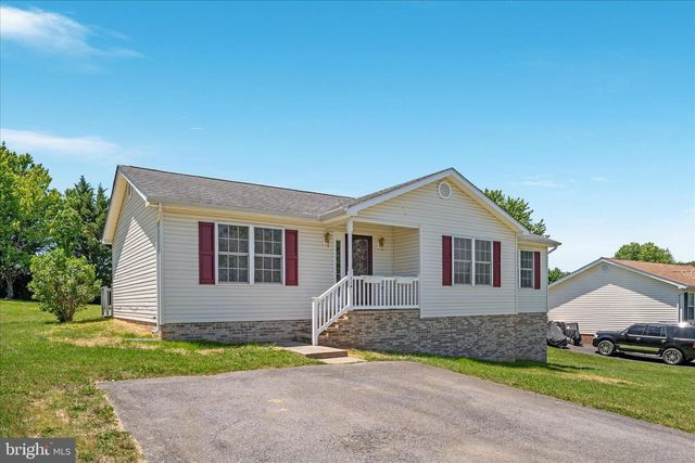 114 HILLVIEW DR, Maurertown, VA 22644
