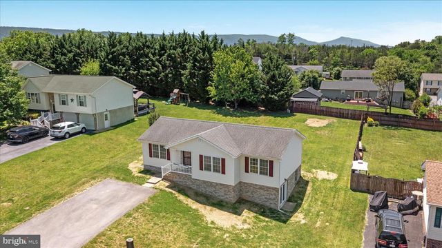 114 HILLVIEW DR, Maurertown, VA 22644