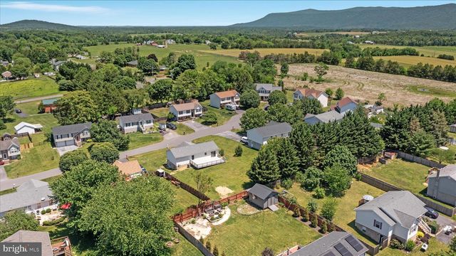 114 HILLVIEW DR, Maurertown, VA 22644