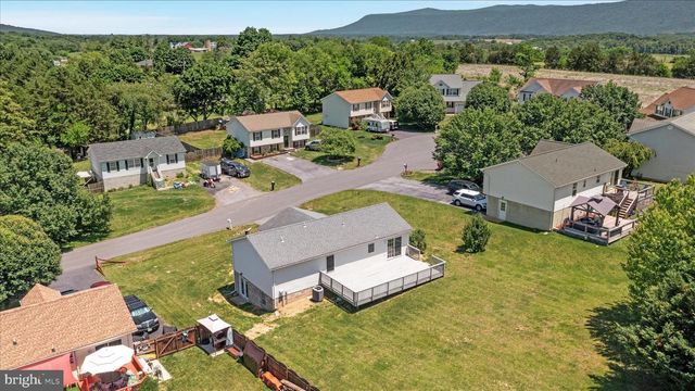 114 HILLVIEW DR, Maurertown, VA 22644