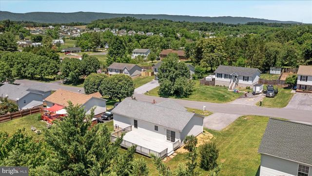 114 HILLVIEW DR, Maurertown, VA 22644