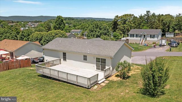 114 HILLVIEW DR, Maurertown, VA 22644