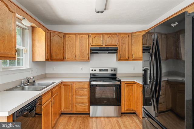 114 HILLVIEW DR, Maurertown, VA 22644