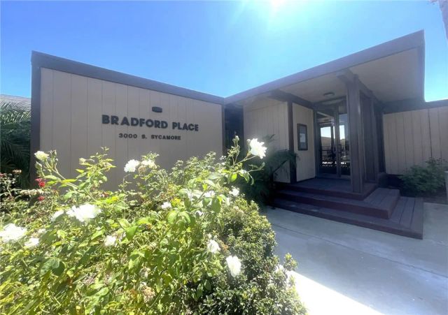 2961 S Sycamore Street B, Santa Ana, CA 92707