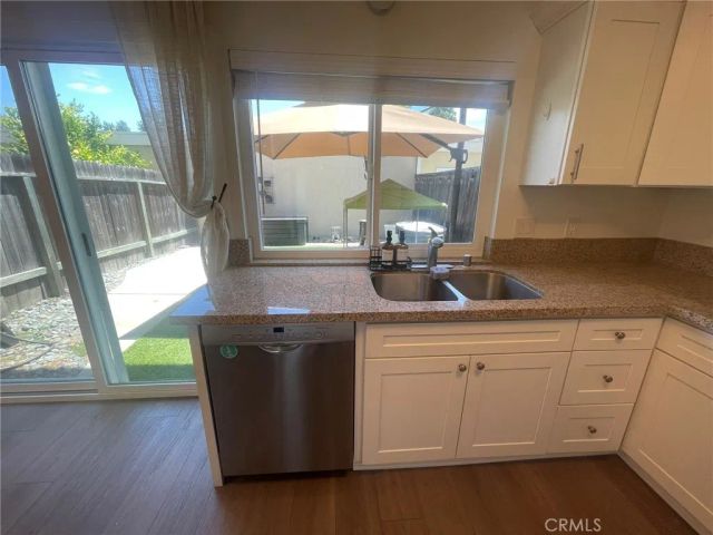 2961 S Sycamore Street B, Santa Ana, CA 92707