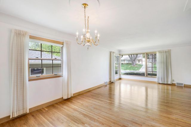 5041 Richmond Drive, Edina, MN 55436