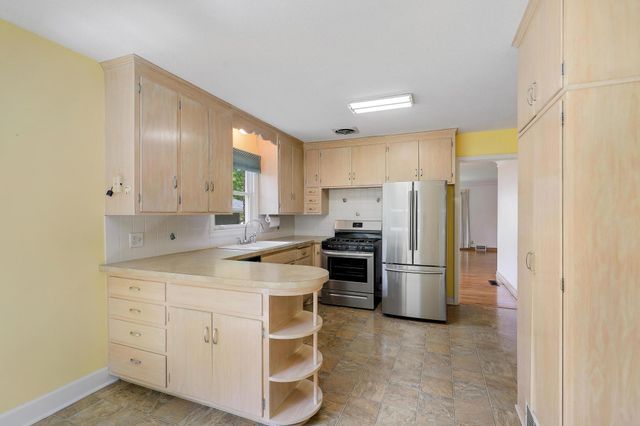 5041 Richmond Drive, Edina, MN 55436