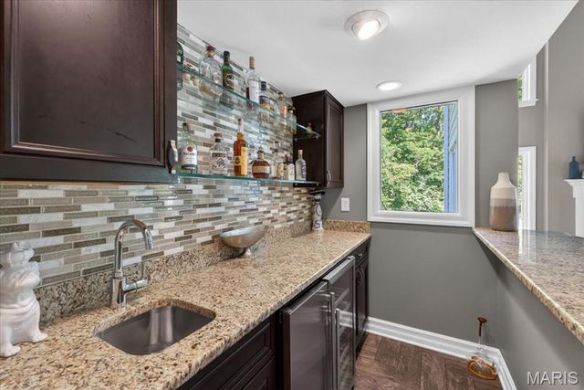 1040 Wellington Terrace, Town And Country, MO 63017