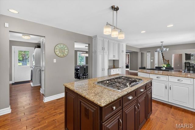 1040 Wellington Terrace, Town And Country, MO 63017
