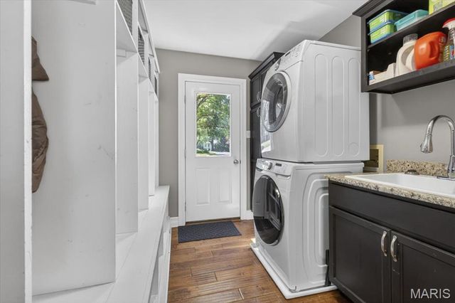1040 Wellington Terrace, Town And Country, MO 63017