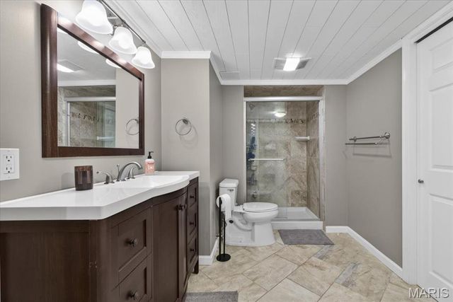1040 Wellington Terrace, Town And Country, MO 63017