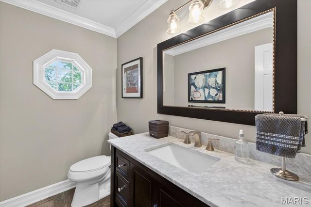 1040 Wellington Terrace, Town And Country, MO 63017