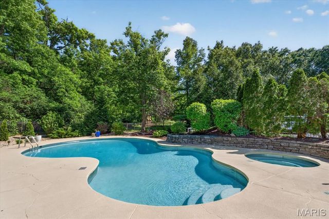 1040 Wellington Terrace, Town And Country, MO 63017