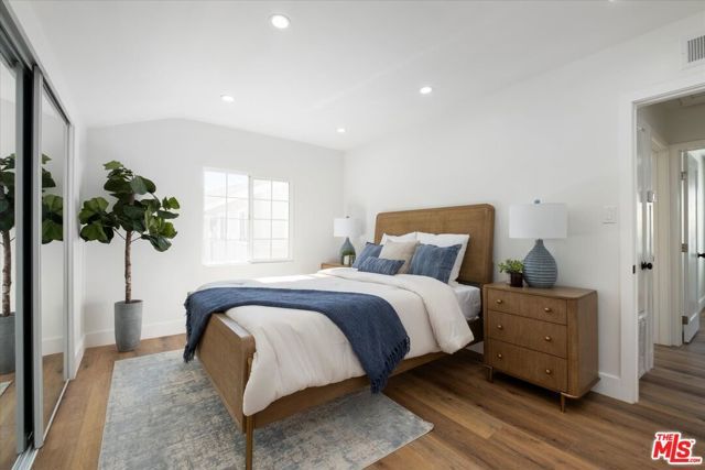 7045 Varna Avenue, North Hollywood (los Angeles), CA 91605