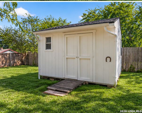 15218 Kamary Ln, San Antonio, TX 78247