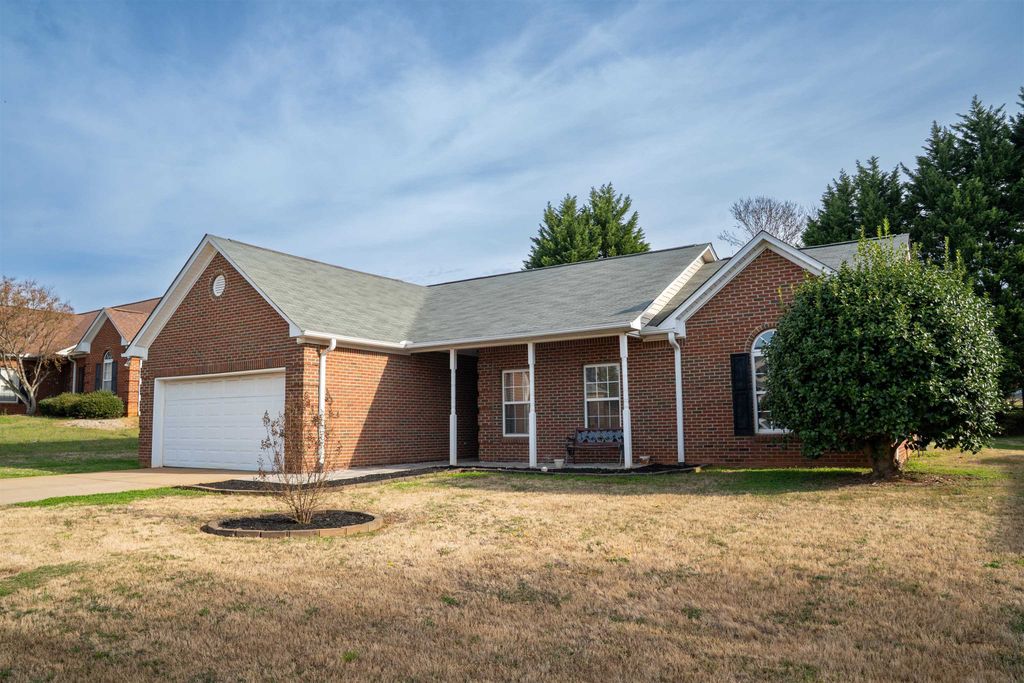 298 Glen Crest Drive, Moore, SC 29369