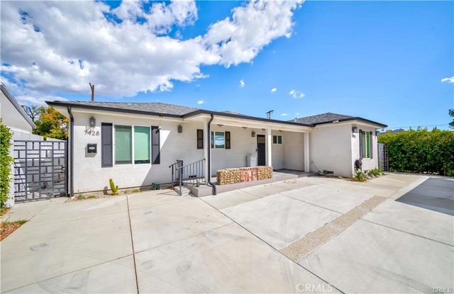 7426 Leescott Avenue, Lake Balboa, CA 91406