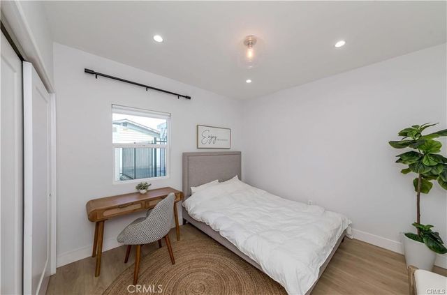 7426 Leescott Avenue, Lake Balboa, CA 91406