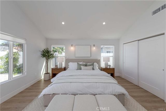 7426 Leescott Avenue, Lake Balboa, CA 91406