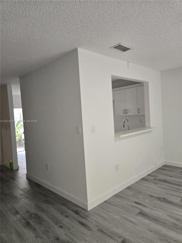 9835 NW 43rd Ter 9835, Doral, FL 33178
