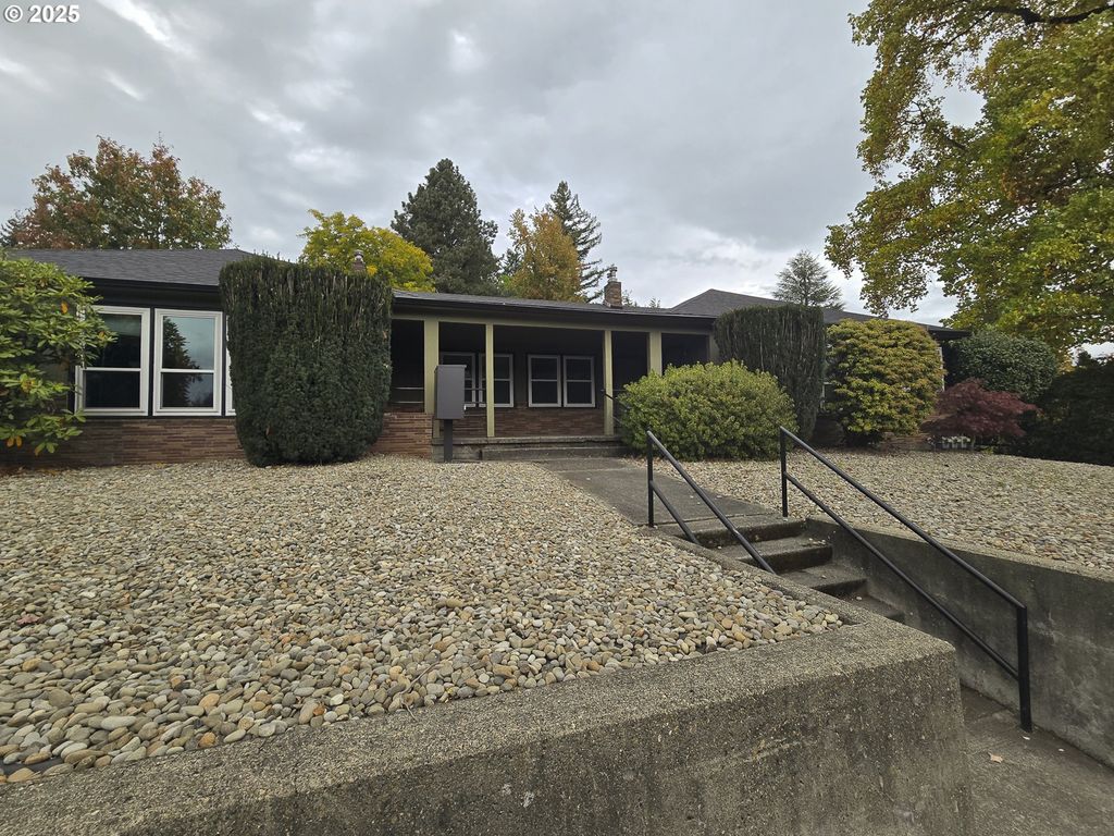 645 W POWELL Blvd, Gresham, OR 97030