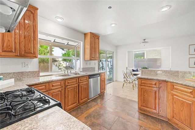 15377 Tobarra Road, Fontana, CA 92337