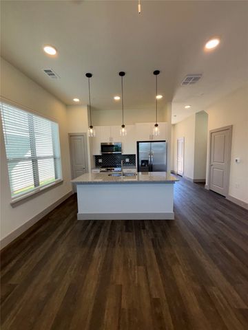 2036 Oak Grove 249, Aubrey, TX 76227