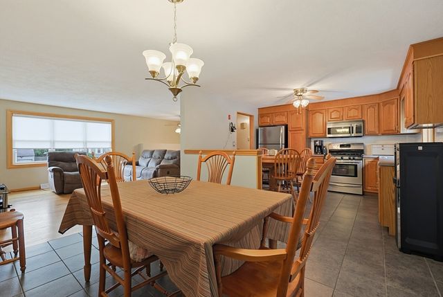 19 Bellflower Rd, Billerica, MA 01821
